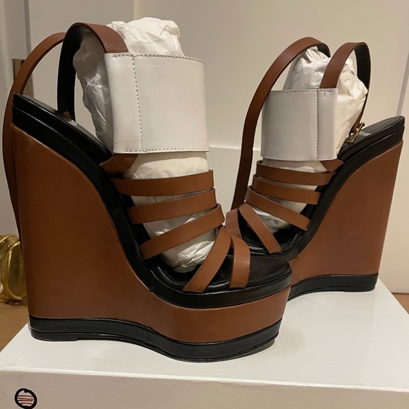 Pierre Hardy Marais platforms